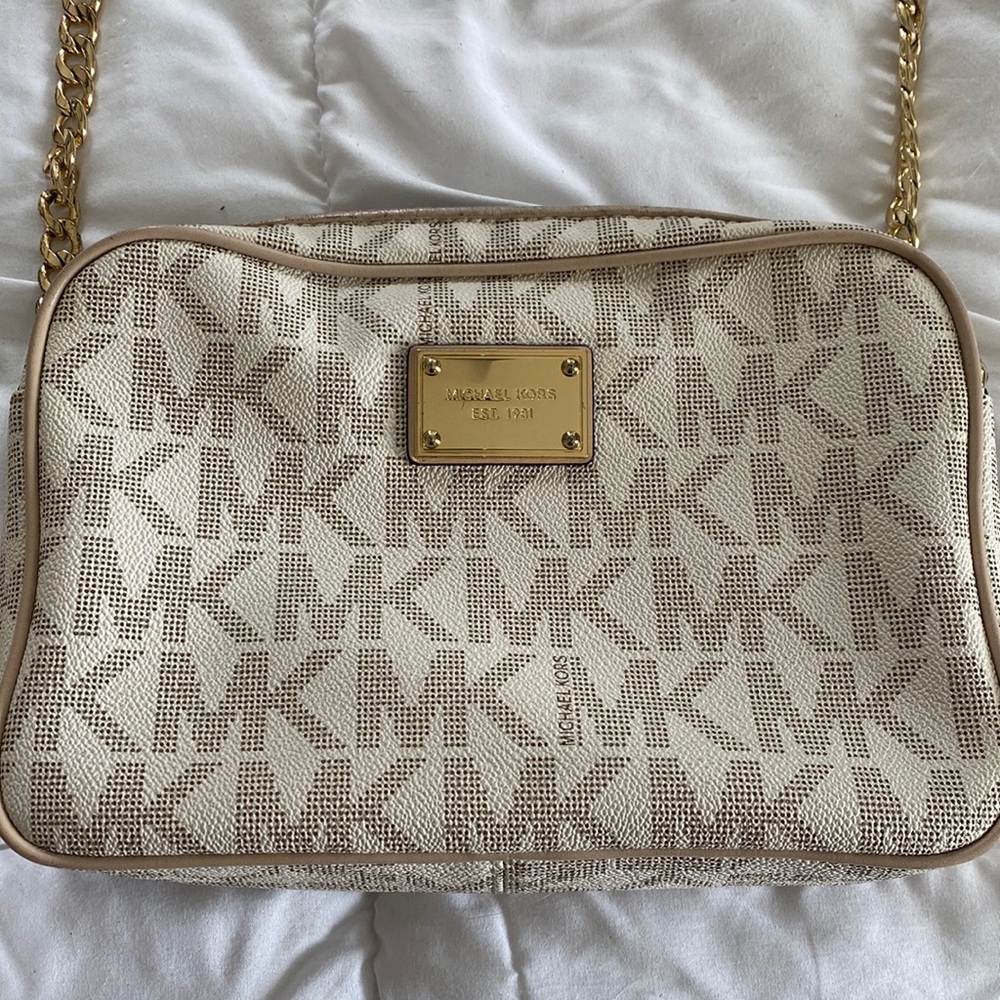 Michael Kors Jet Set Crossbody